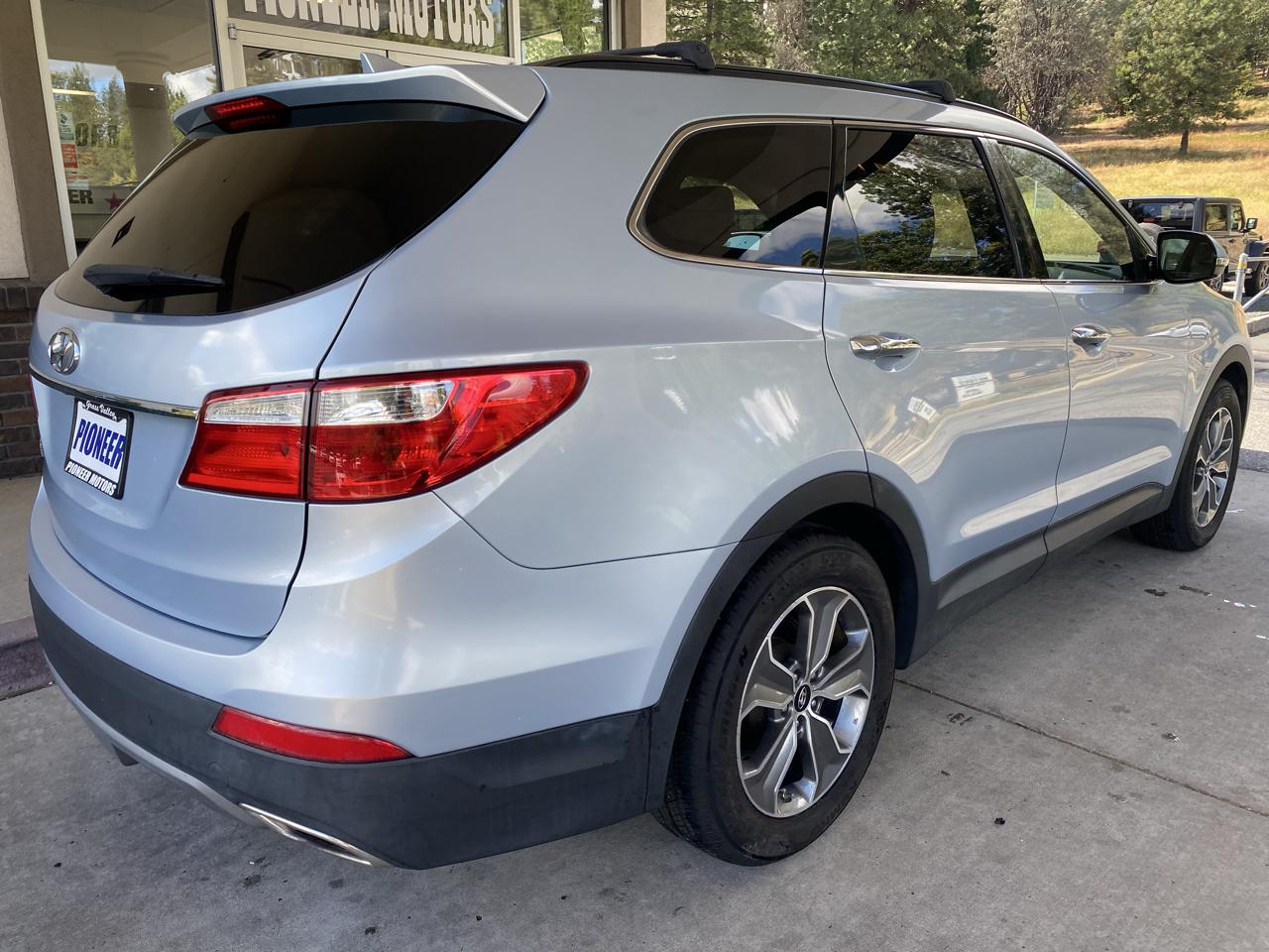 Hyundai Santa Fe FWD 4dr GLS 2013