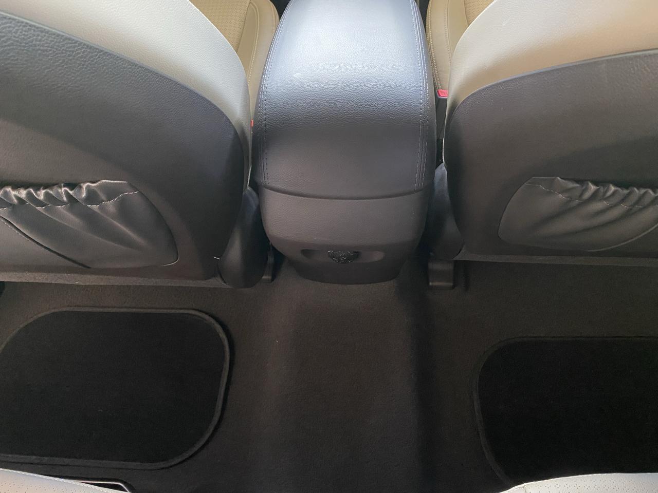 Hyundai Santa Fe FWD 4dr GLS 2013