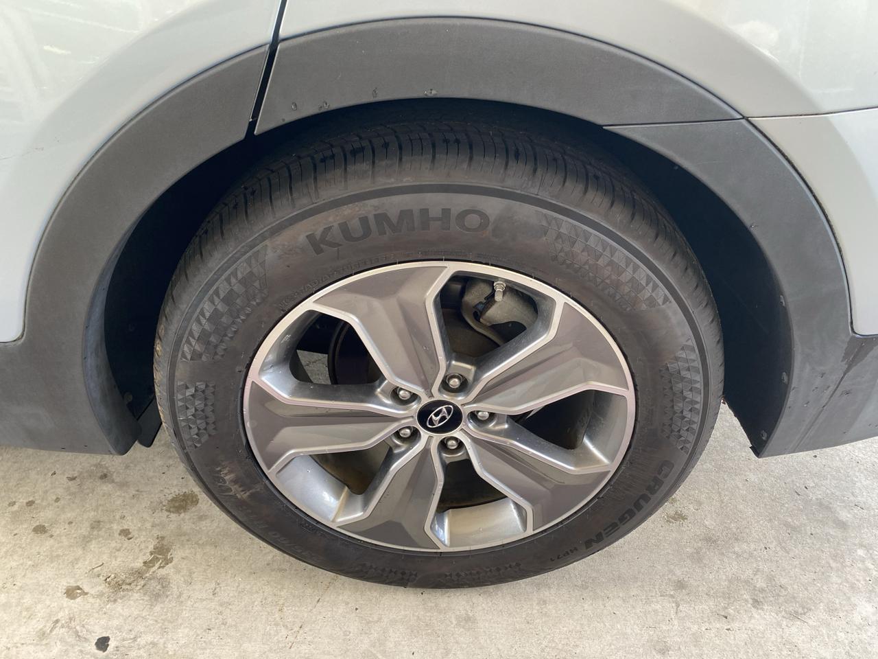 Hyundai Santa Fe FWD 4dr GLS 2013