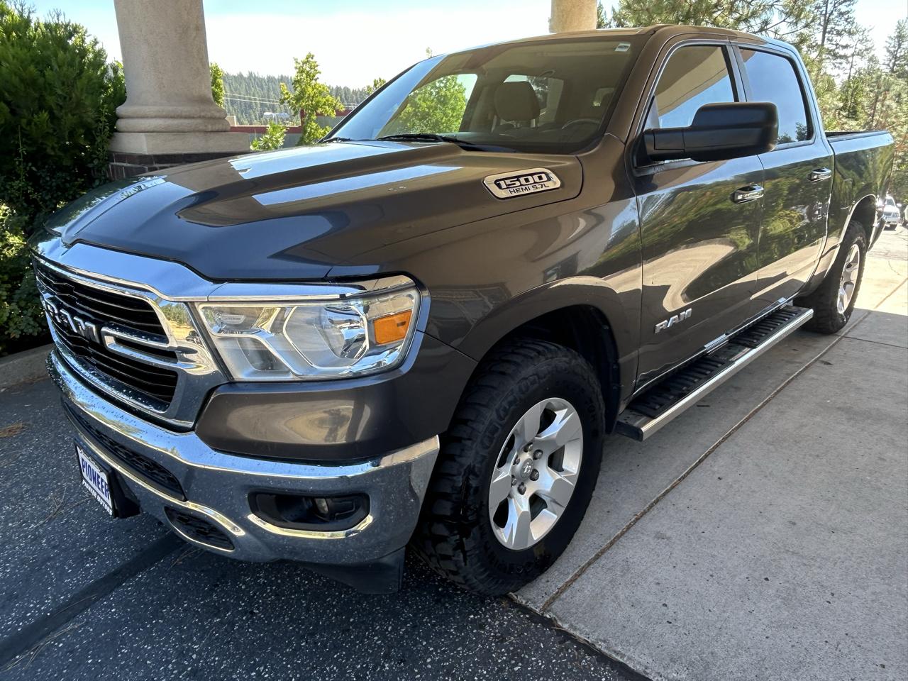 RAM 1500 Big Horn/Lone Star 4x4 Crew Cab 5'7" Box 2019
