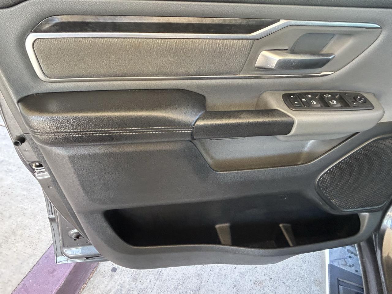 RAM 1500 Big Horn/Lone Star 4x4 Crew Cab 5'7" Box 2019