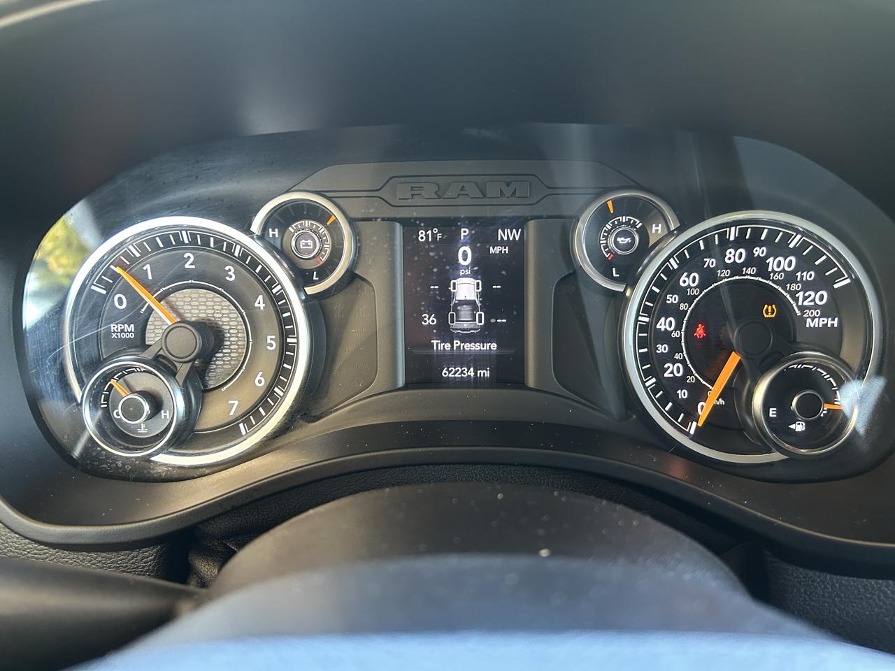 RAM 1500 Big Horn/Lone Star 4x4 Crew Cab 5'7" Box 2019