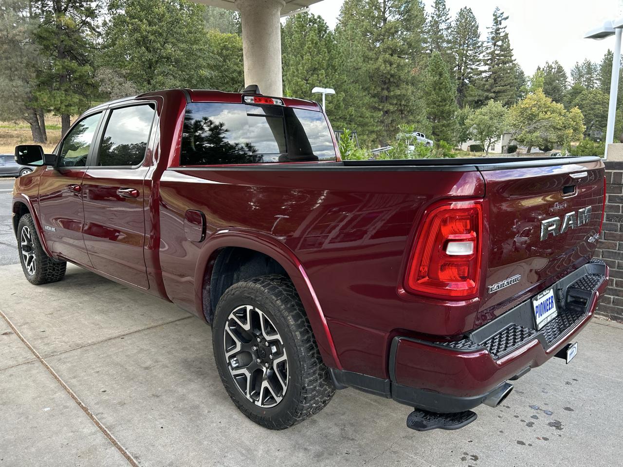 RAM 1500 Laramie 4x4 Crew Cab 6'4" Box 2025