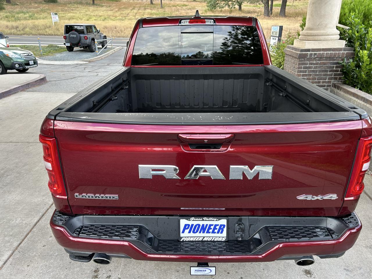 RAM 1500 Laramie 4x4 Crew Cab 6'4" Box 2025