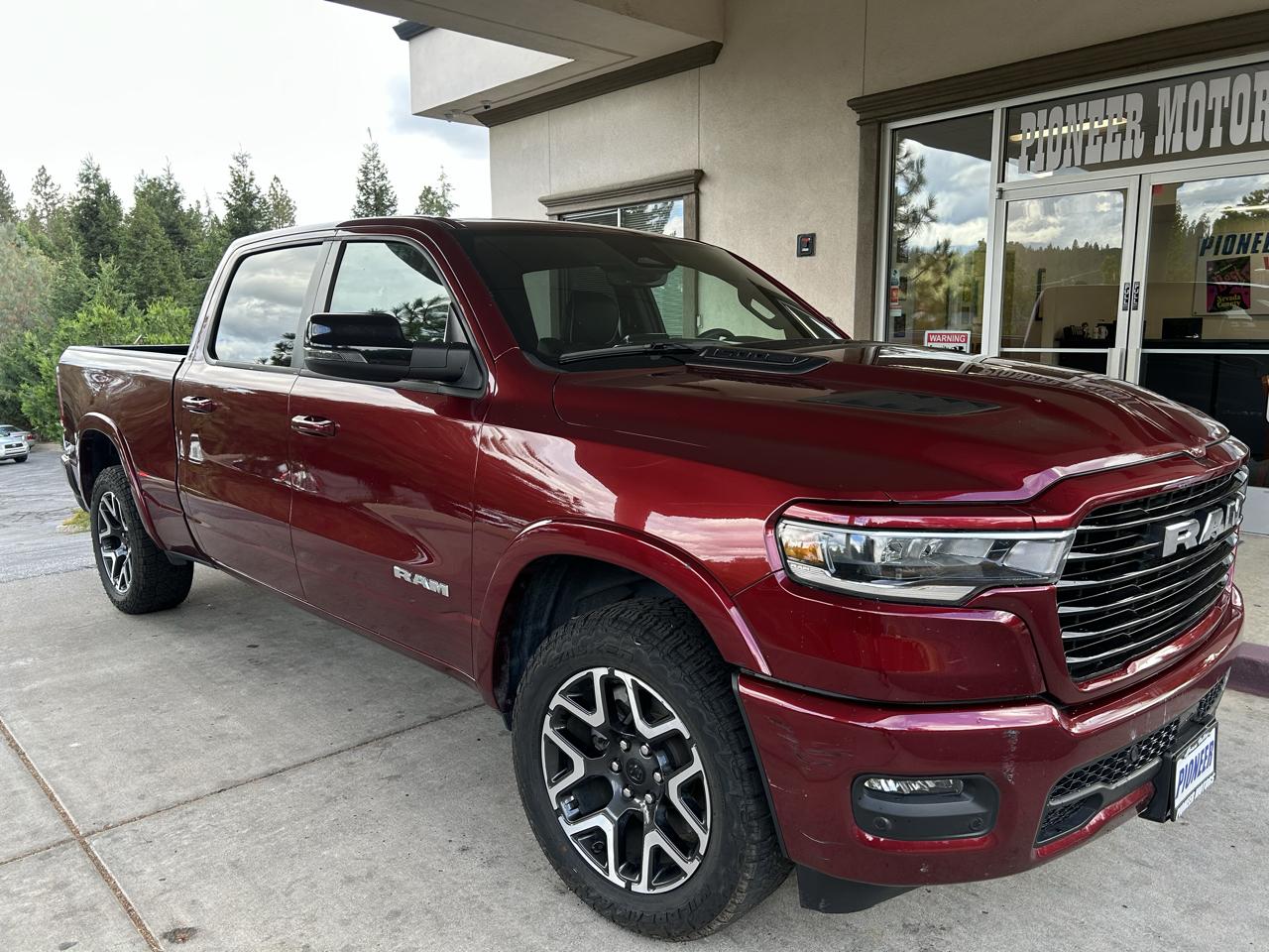 RAM 1500 Laramie 4x4 Crew Cab 6'4" Box 2025