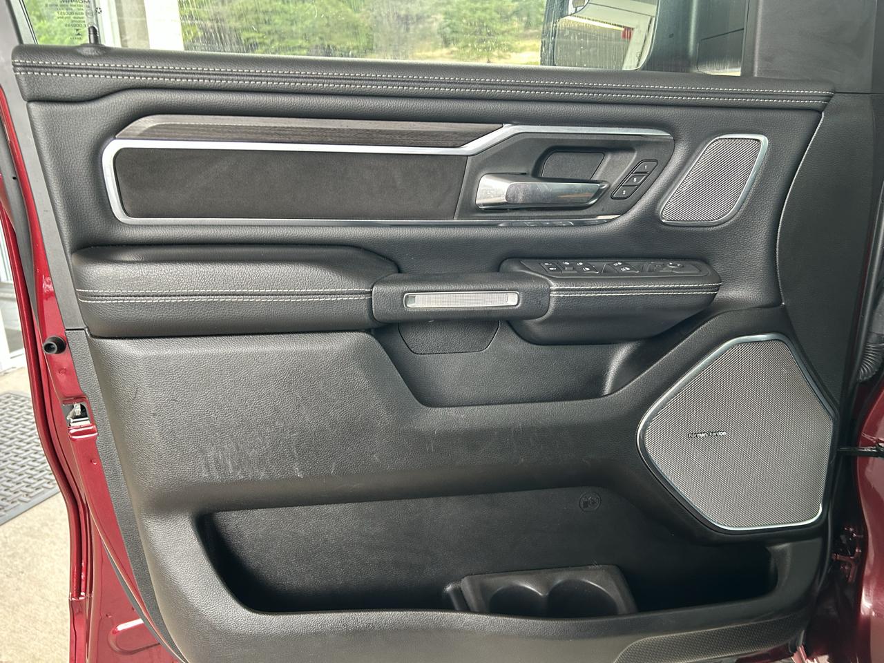 RAM 1500 Laramie 4x4 Crew Cab 6'4" Box 2025