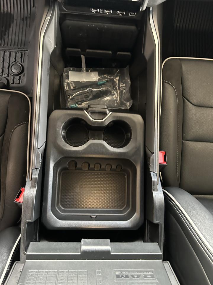 RAM 1500 Laramie 4x4 Crew Cab 6'4" Box 2025