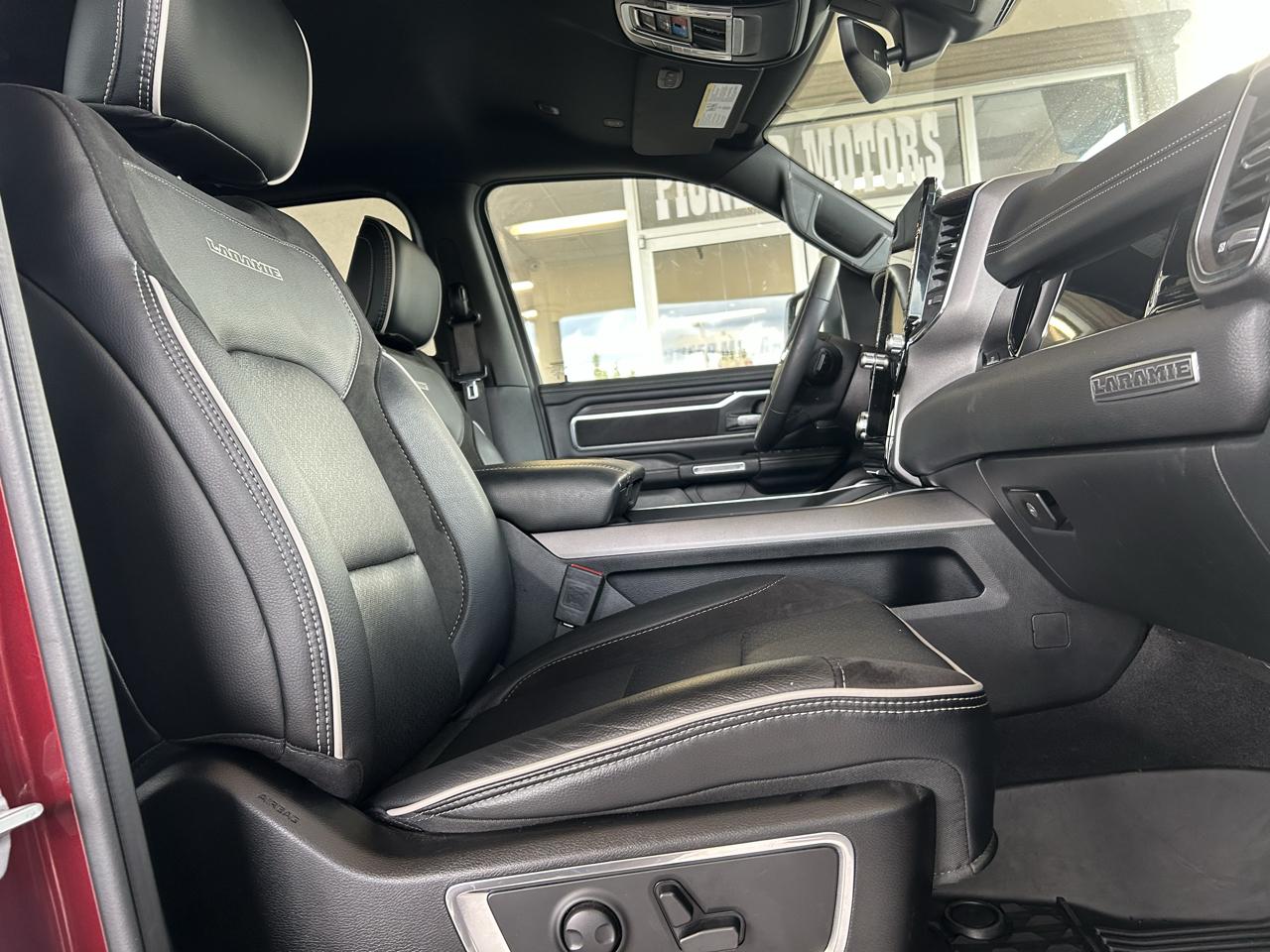 RAM 1500 Laramie 4x4 Crew Cab 6'4" Box 2025