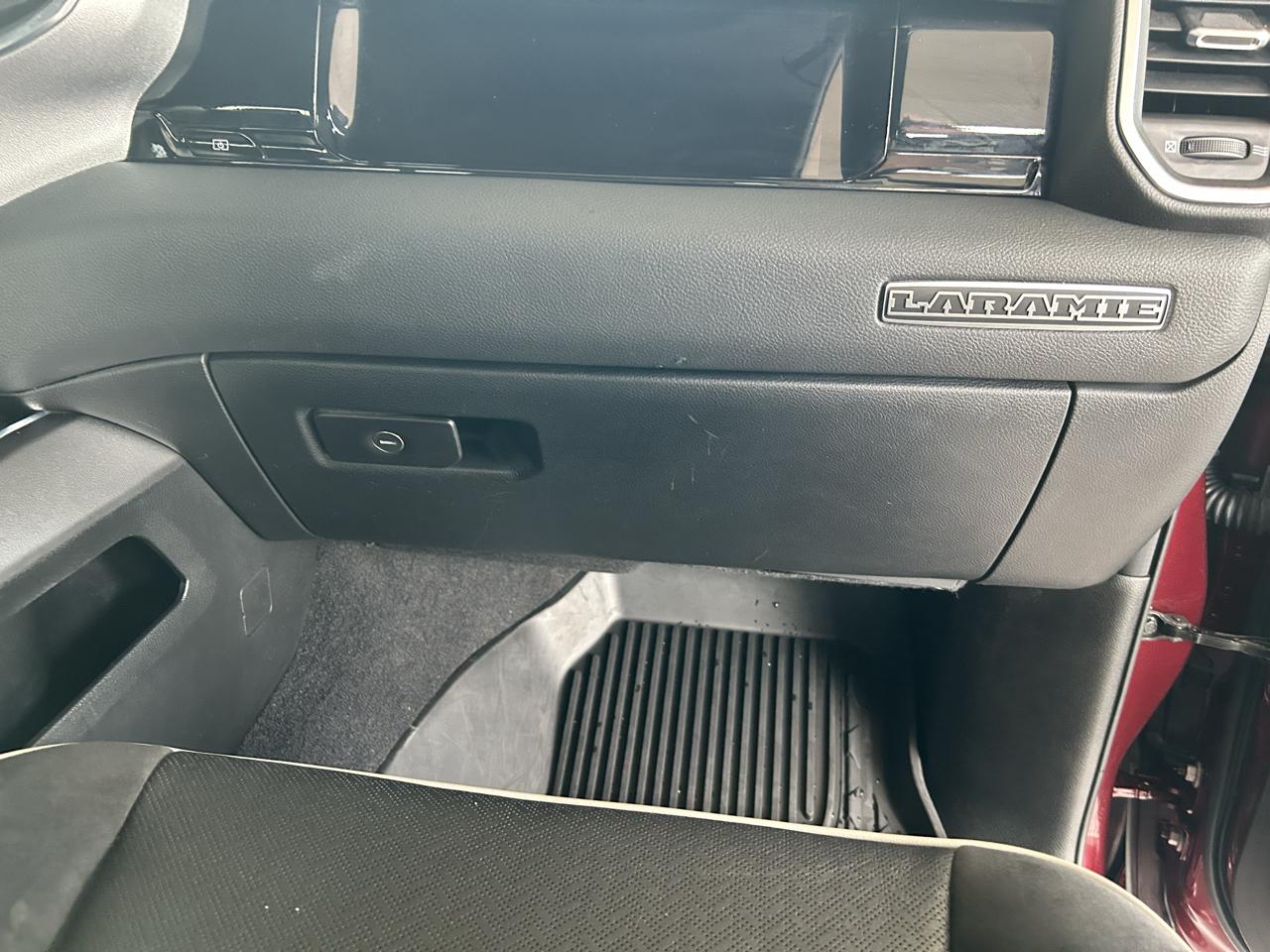 RAM 1500 Laramie 4x4 Crew Cab 6'4" Box 2025