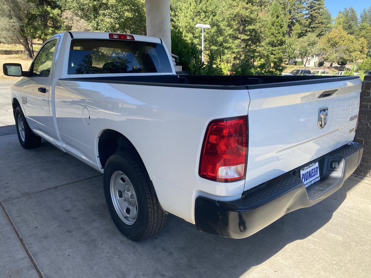 RAM 1500 Classic Tradesman 4x4 Reg Cab 8' Box 2019