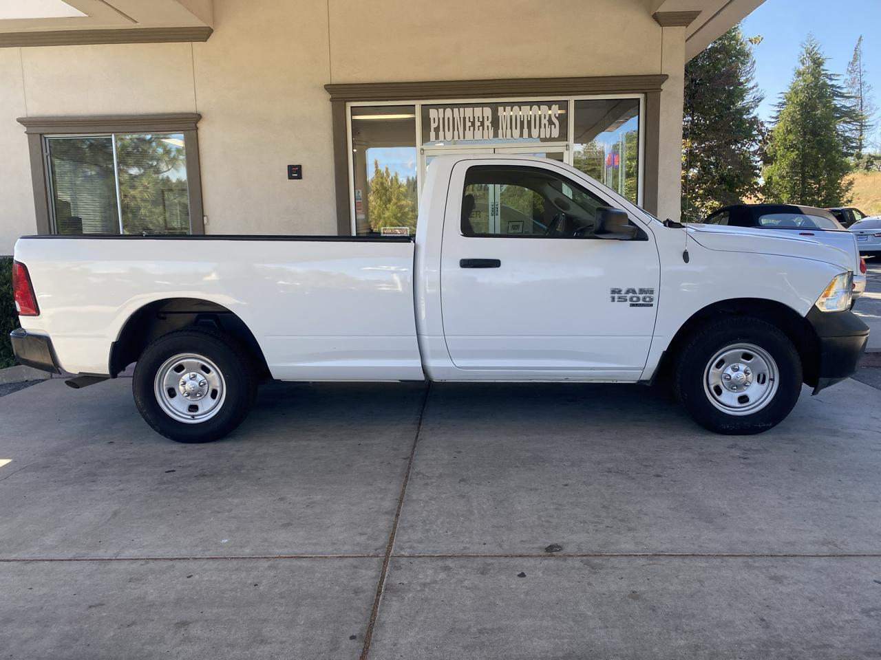RAM 1500 Classic Tradesman 4x4 Reg Cab 8' Box 2019
