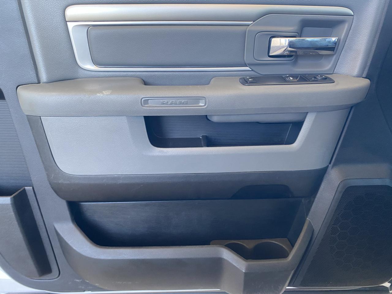 RAM 1500 Classic Tradesman 4x4 Reg Cab 8' Box 2019