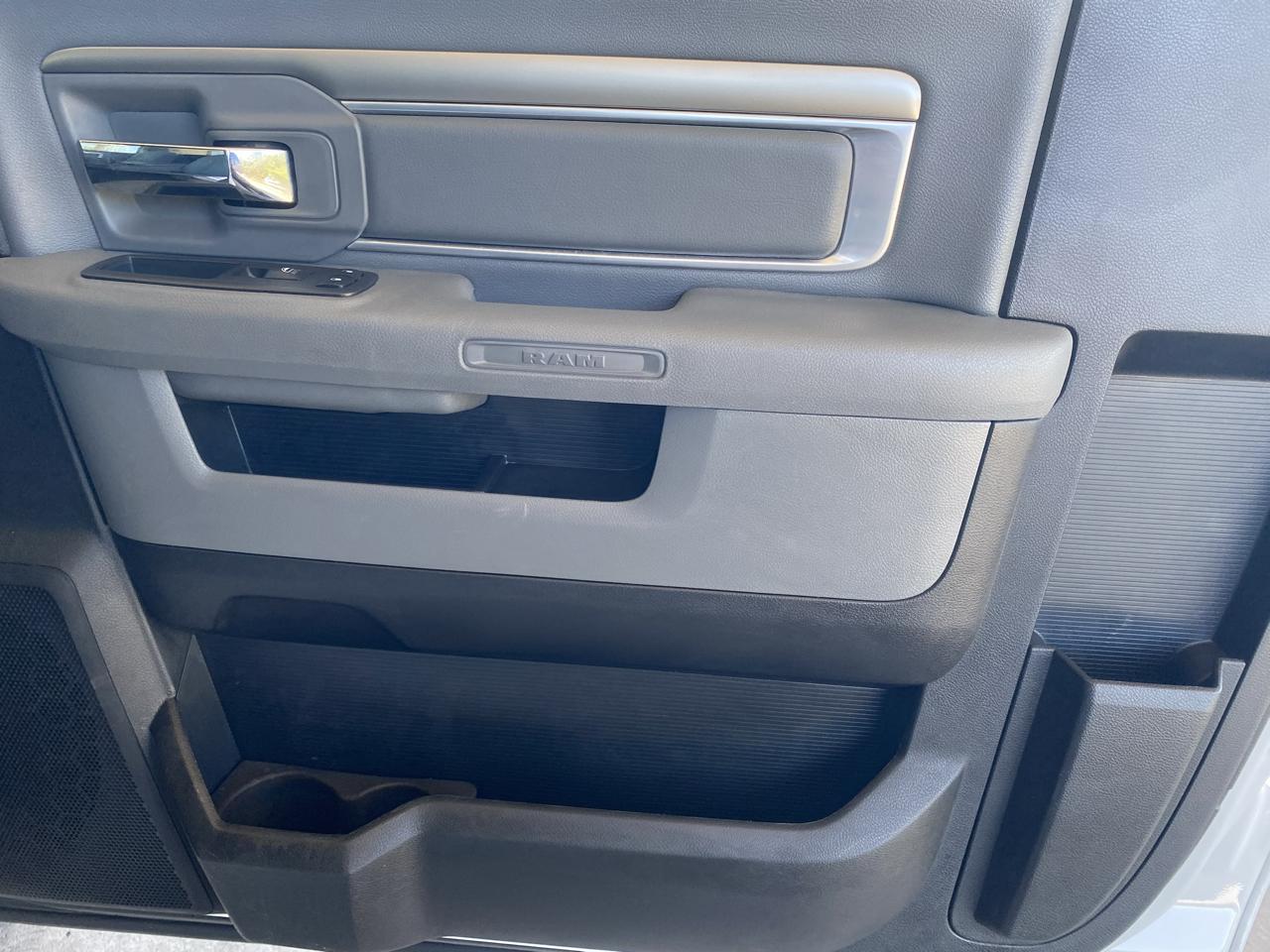 RAM 1500 Classic Tradesman 4x4 Reg Cab 8' Box 2019