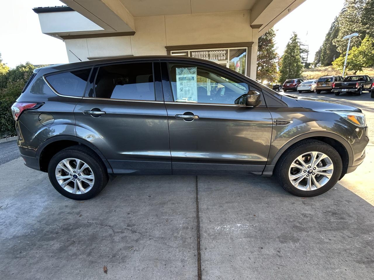 Ford Escape SE FWD 2017