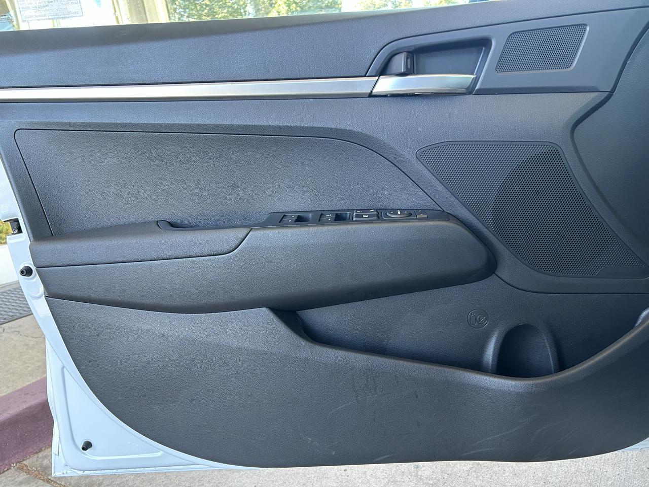 Hyundai Elantra SE Auto 2019