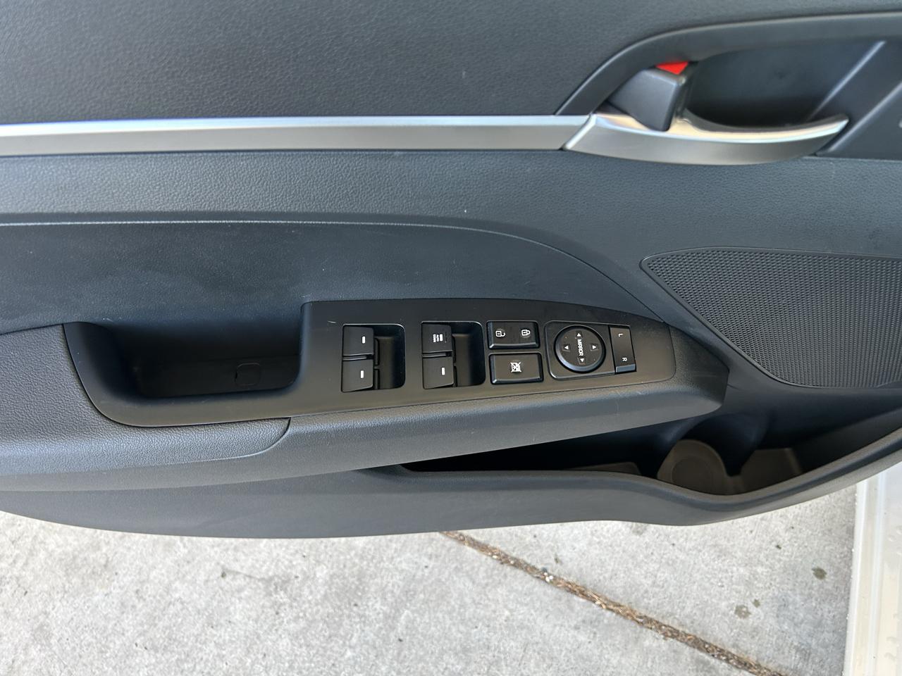 Hyundai Elantra SE Auto 2019