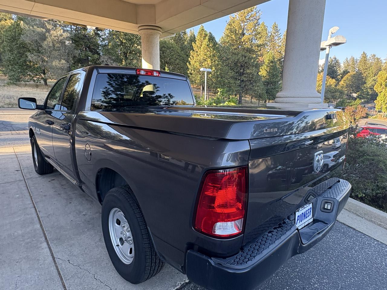 RAM 1500 Tradesman 4x4 Quad Cab 6'4" Box 2018