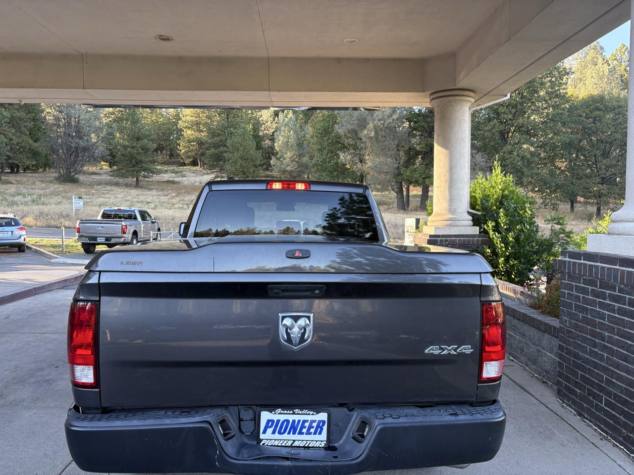 RAM 1500 Tradesman 4x4 Quad Cab 6'4" Box 2018
