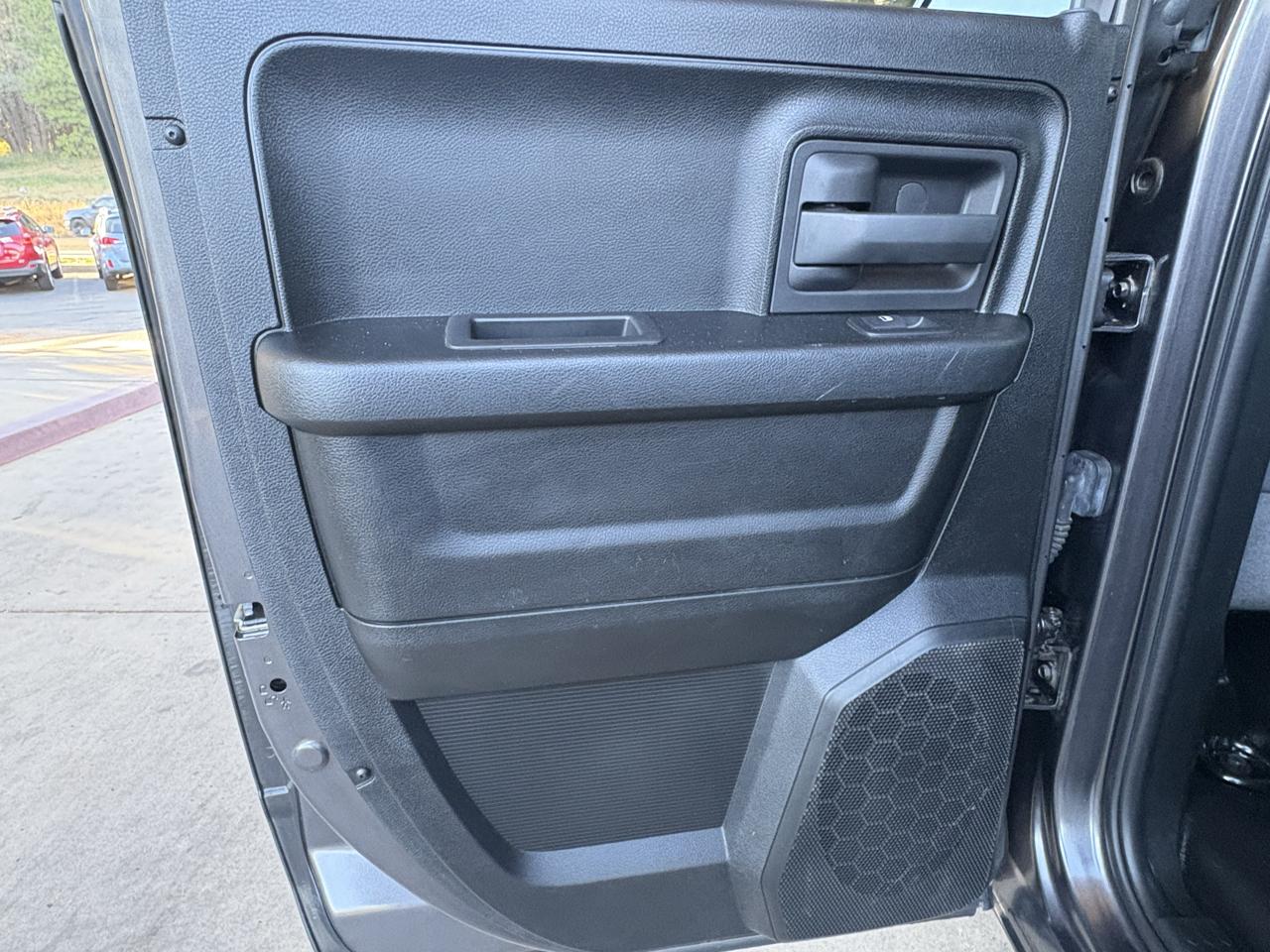 RAM 1500 Tradesman 4x4 Quad Cab 6'4" Box 2018