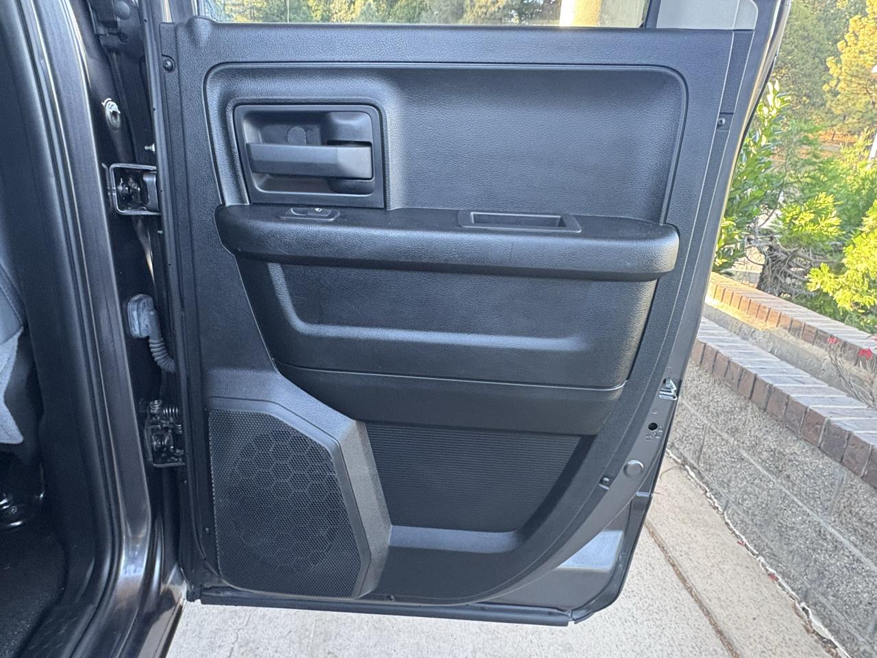 RAM 1500 Tradesman 4x4 Quad Cab 6'4" Box 2018