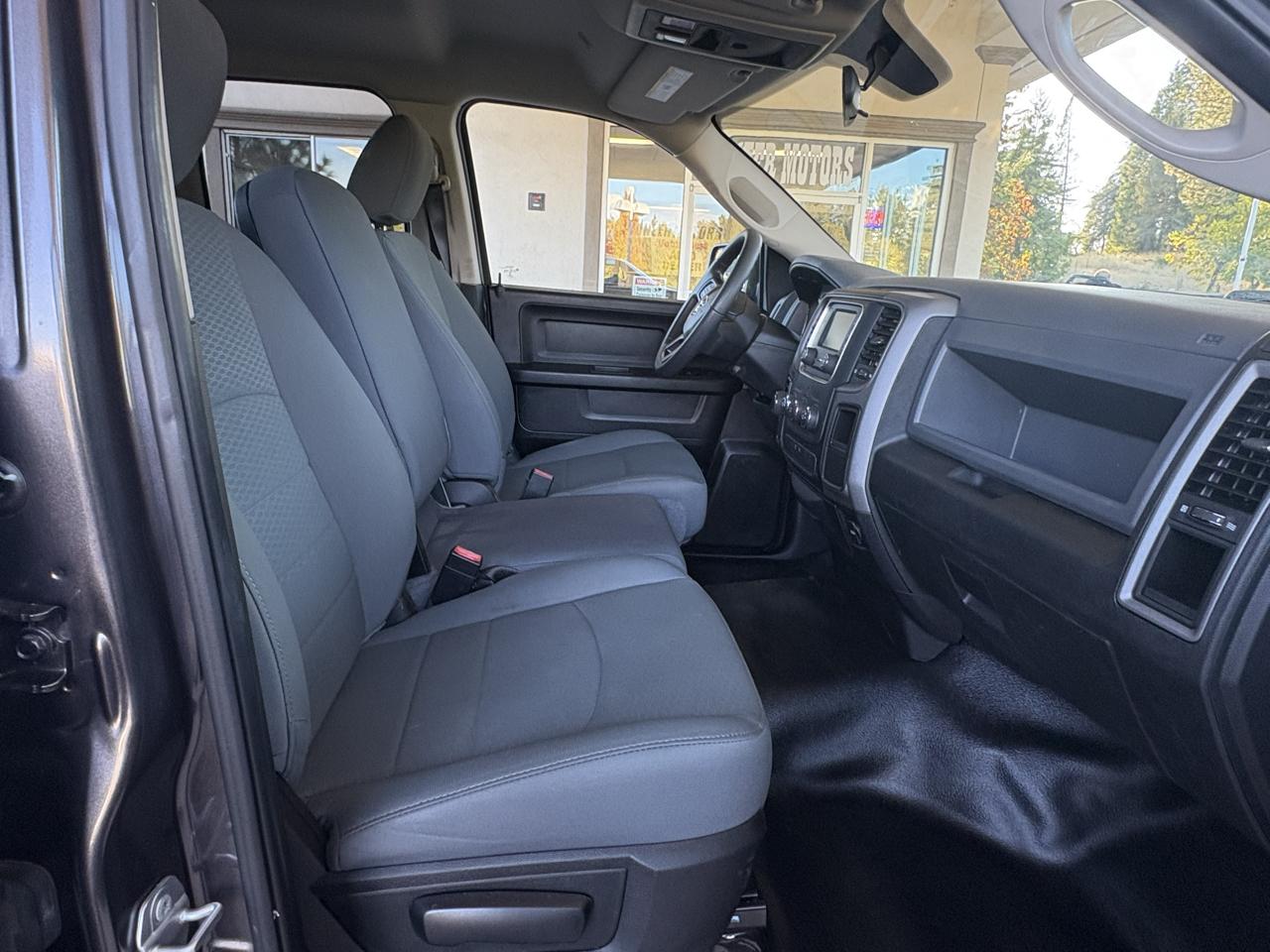 RAM 1500 Tradesman 4x4 Quad Cab 6'4" Box 2018