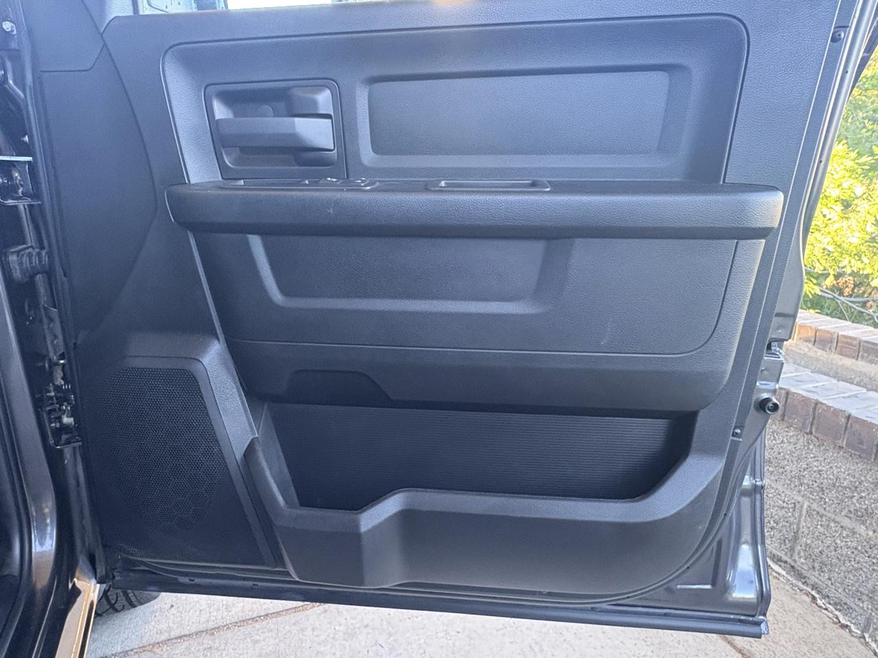 RAM 1500 Tradesman 4x4 Quad Cab 6'4" Box 2018