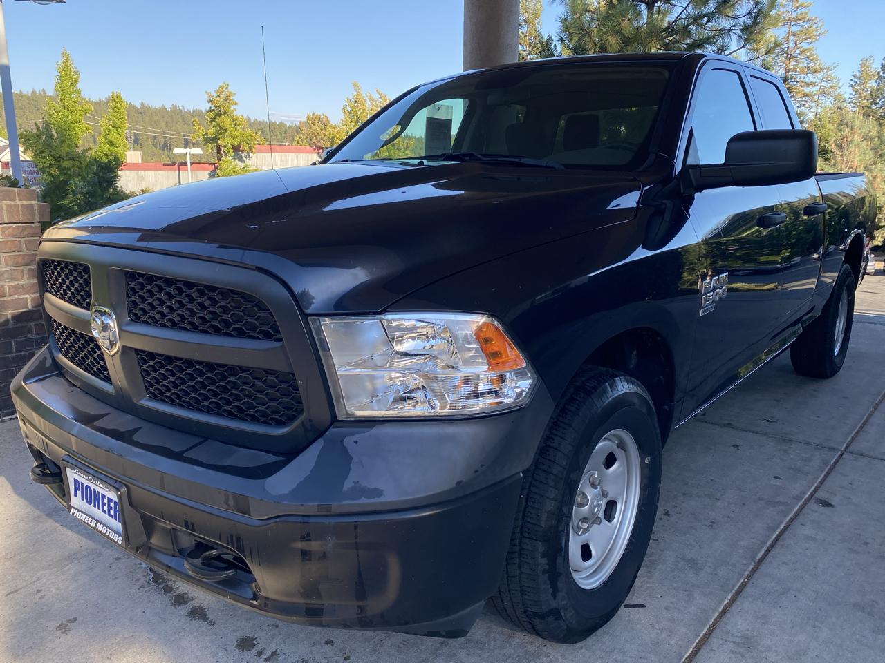 RAM 1500 Classic Tradesman 4x4 Quad Cab 6'4" Box 2019