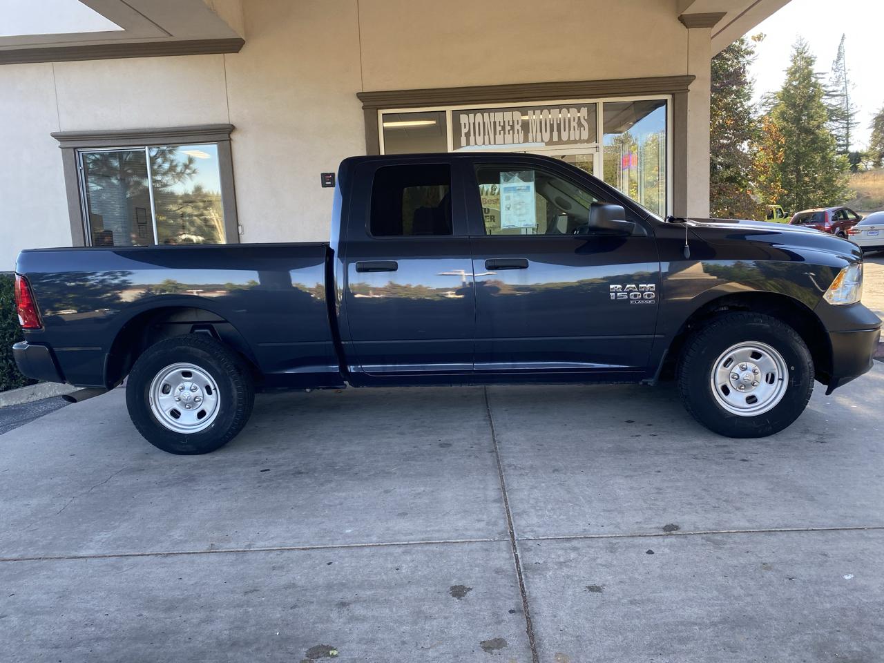 RAM 1500 Classic Tradesman 4x4 Quad Cab 6'4" Box 2019