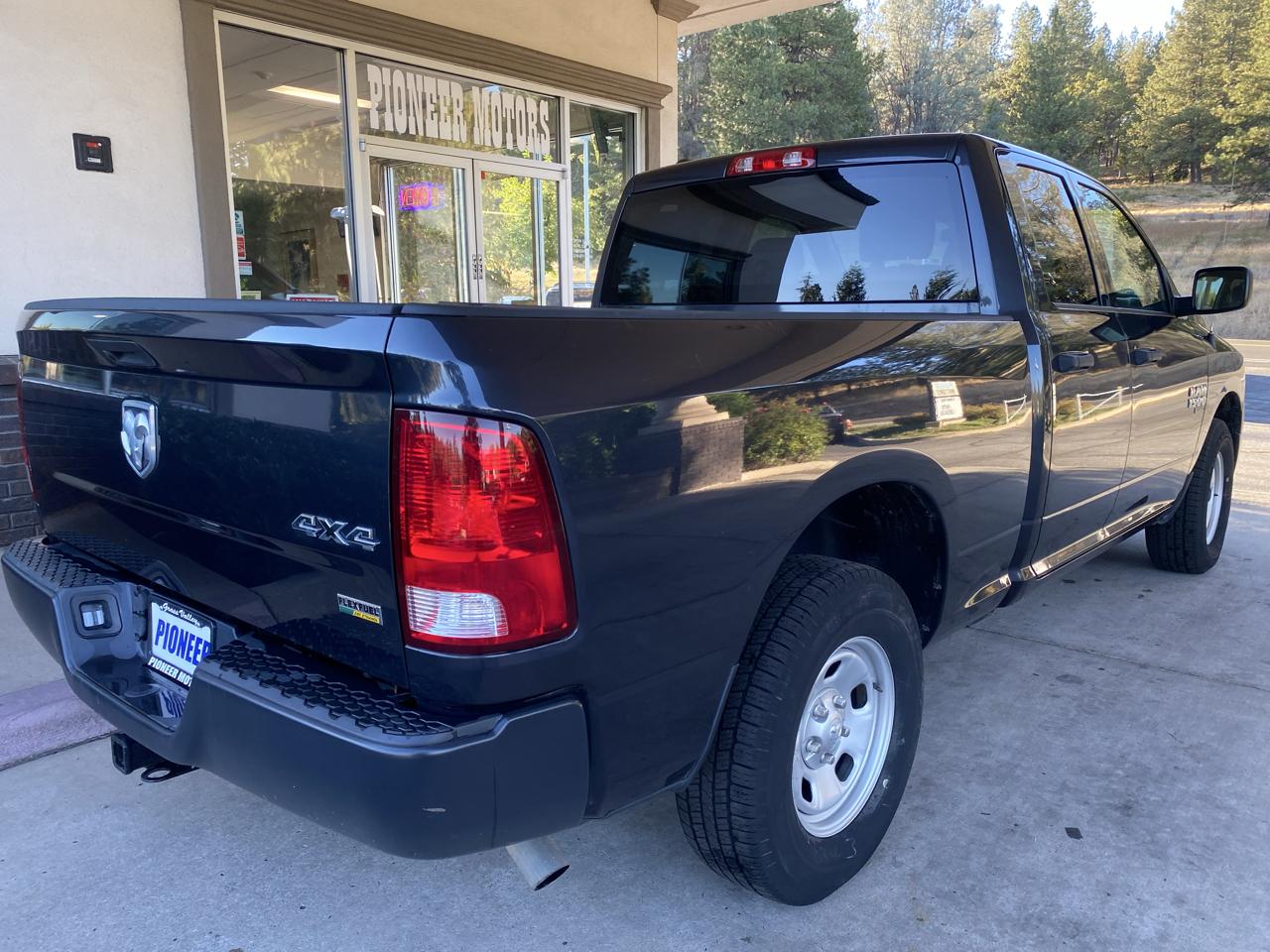 RAM 1500 Classic Tradesman 4x4 Quad Cab 6'4" Box 2019