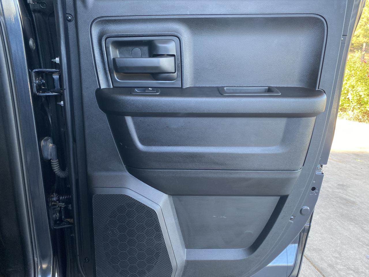 RAM 1500 Classic Tradesman 4x4 Quad Cab 6'4" Box 2019