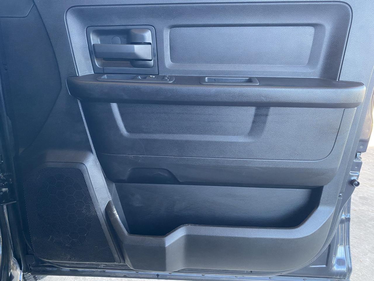 RAM 1500 Classic Tradesman 4x4 Quad Cab 6'4" Box 2019