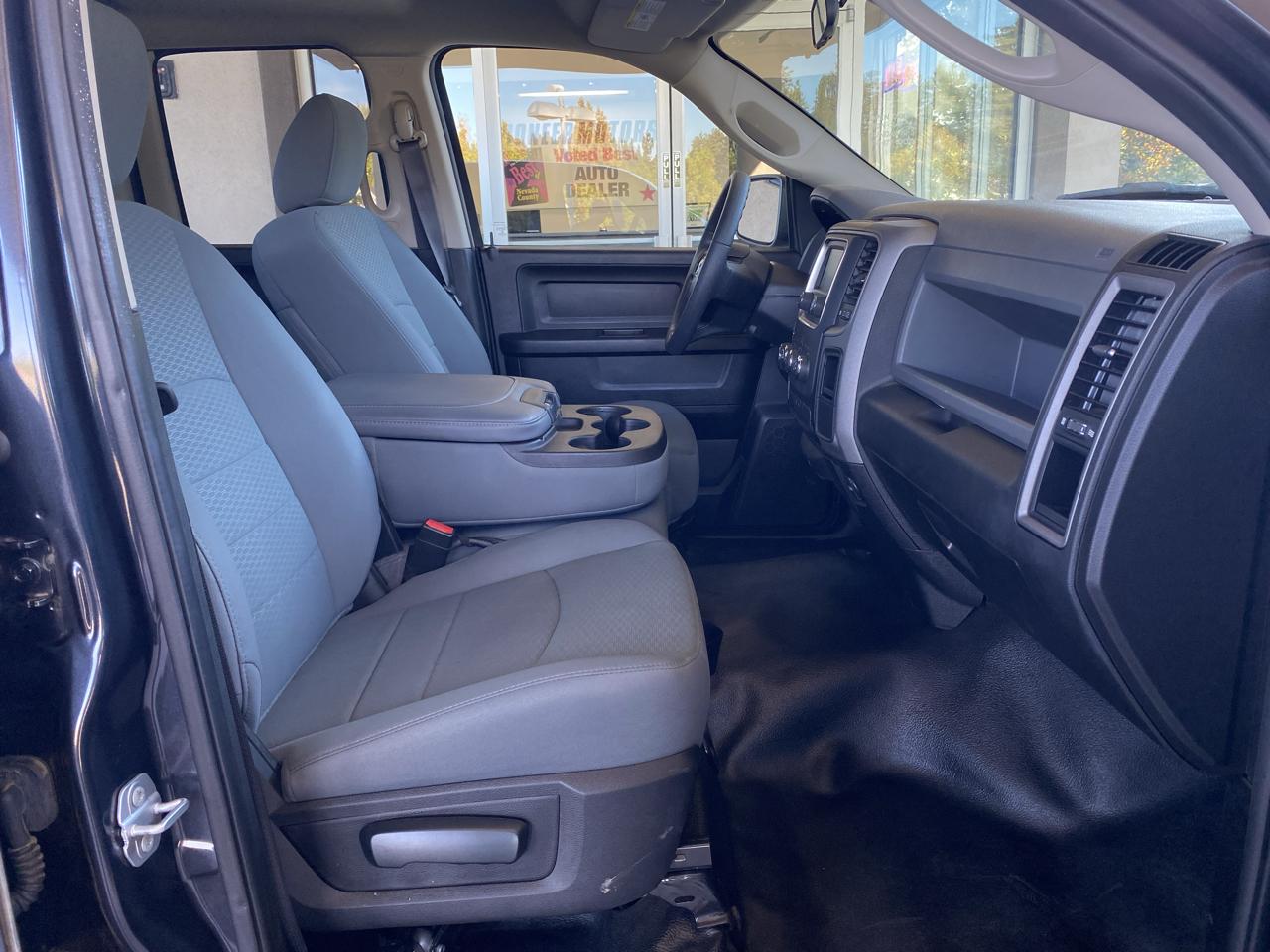 RAM 1500 Classic Tradesman 4x4 Quad Cab 6'4" Box 2019