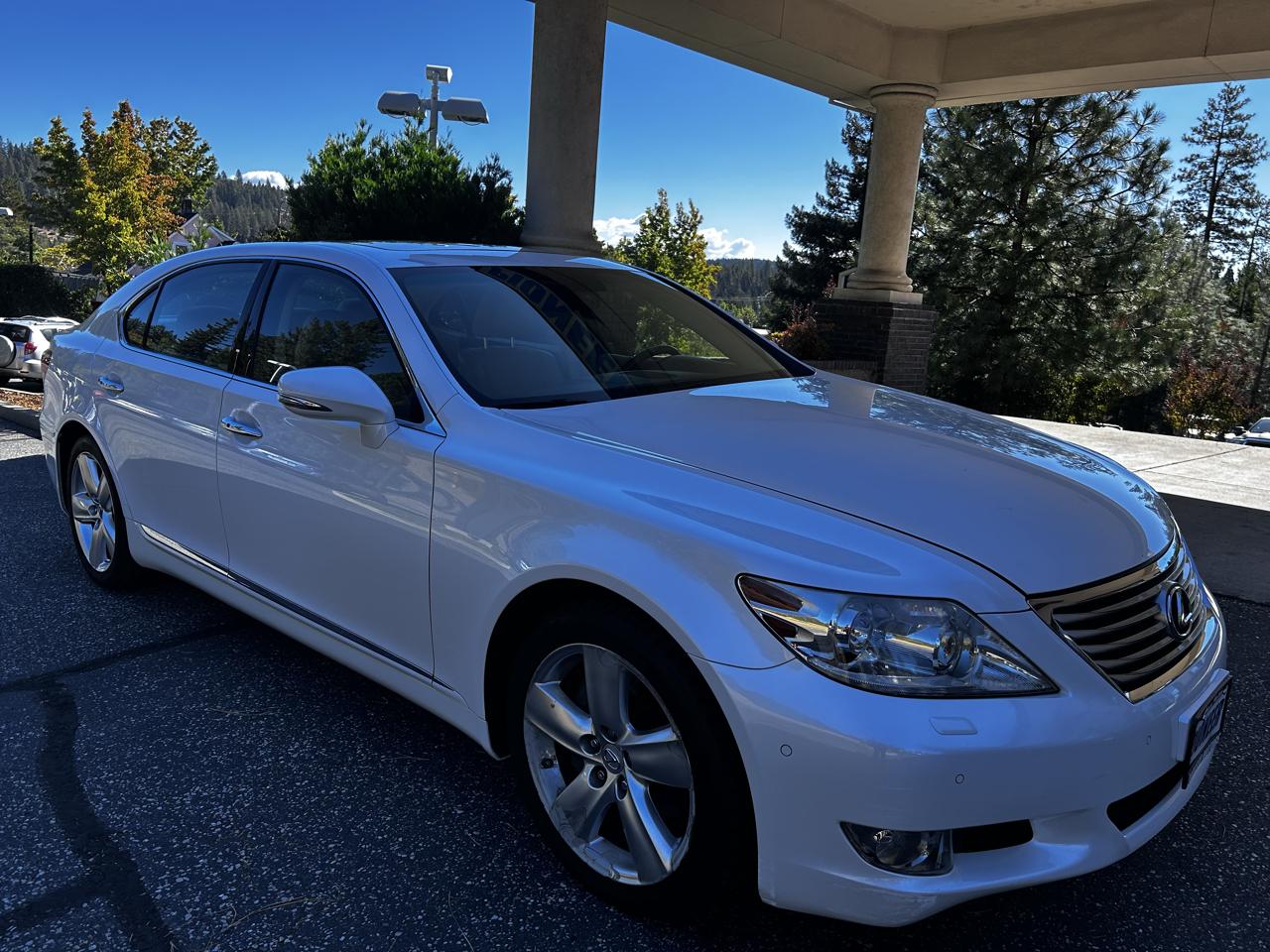 Lexus LS 460 4dr Sdn L RWD 2011