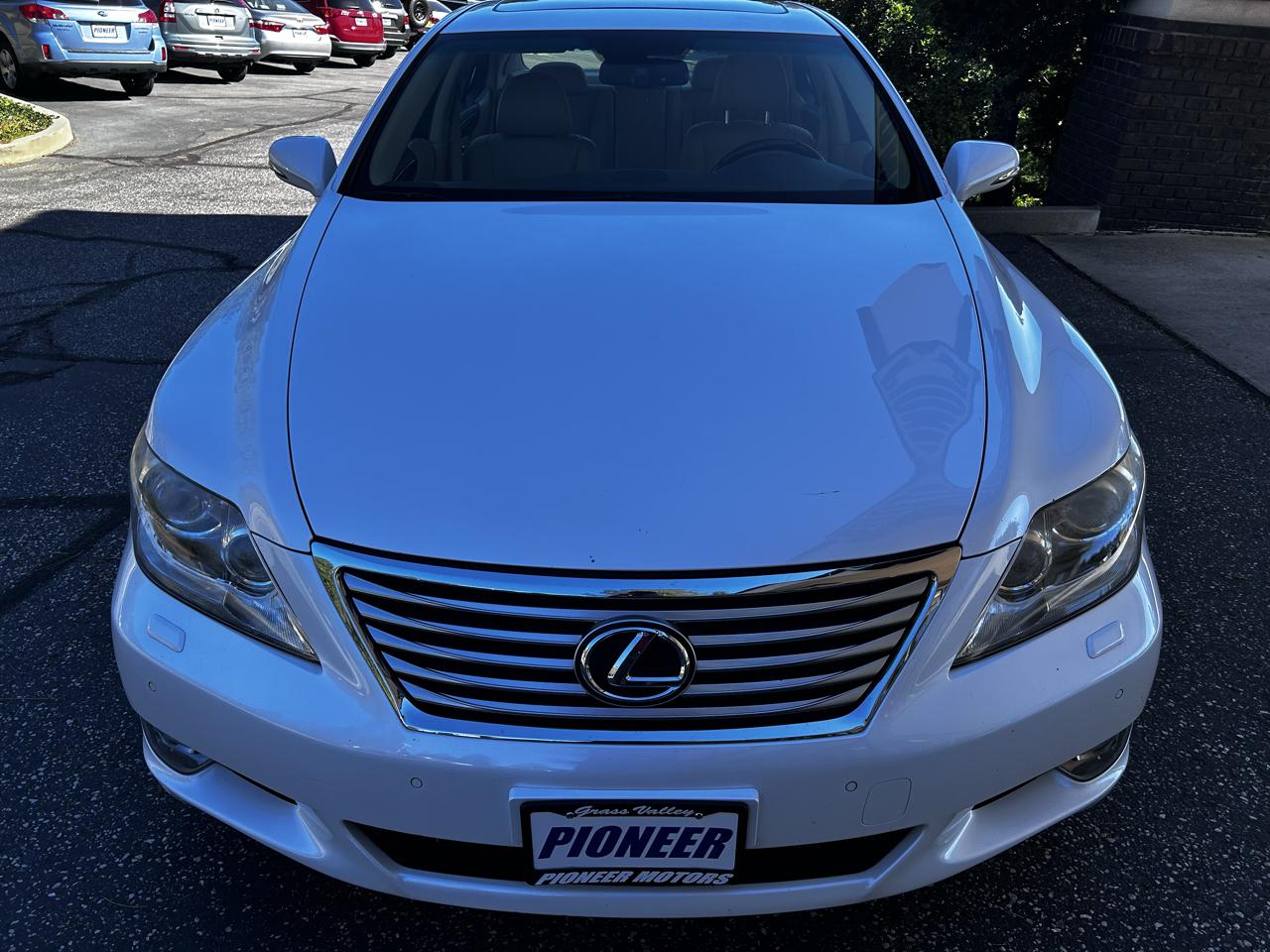 Lexus LS 460 4dr Sdn L RWD 2011