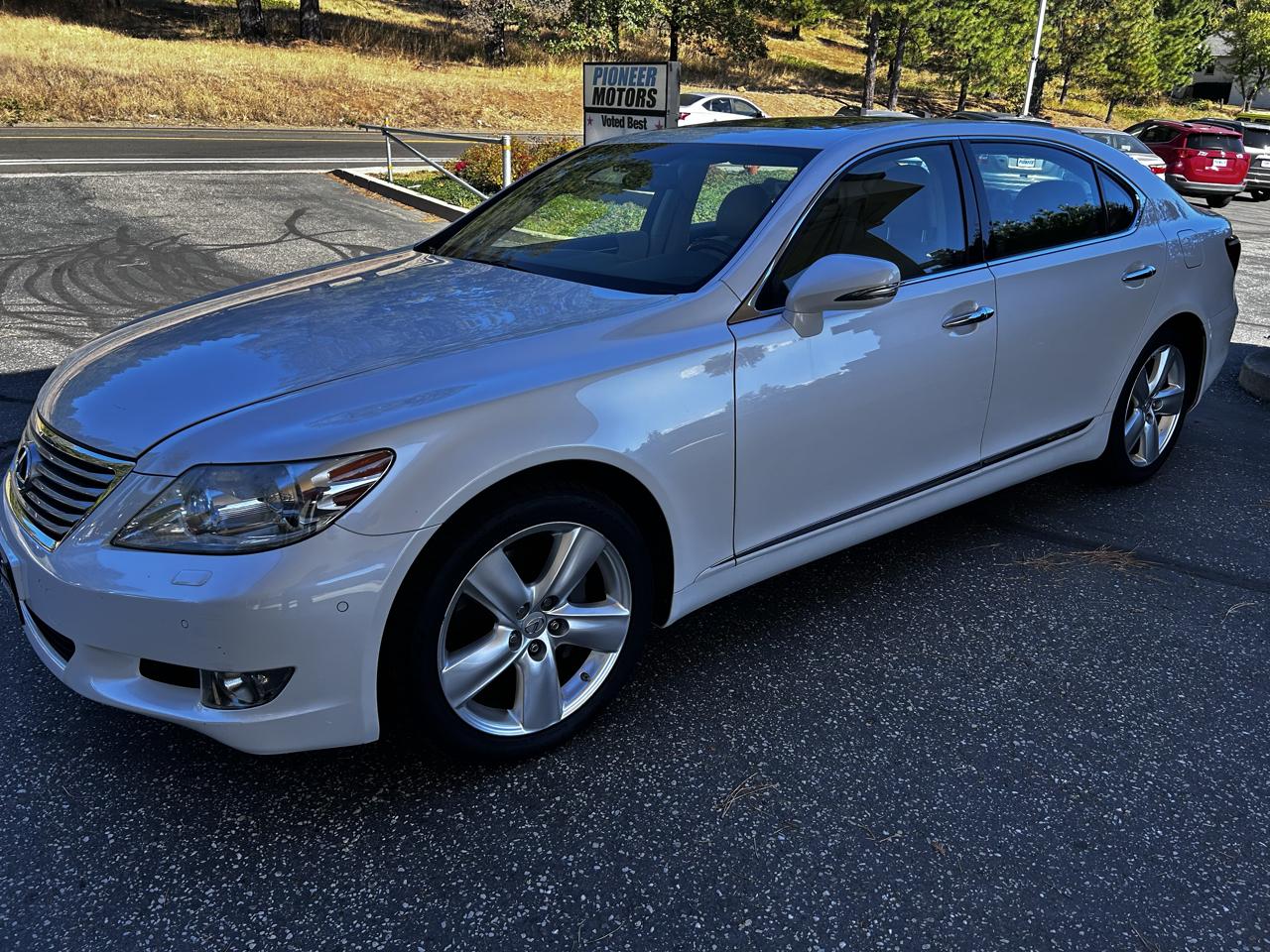 Lexus LS 460 4dr Sdn L RWD 2011