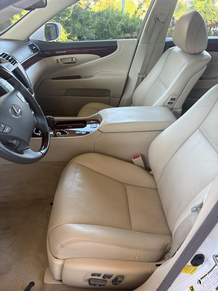 Lexus LS 460 4dr Sdn L RWD 2011