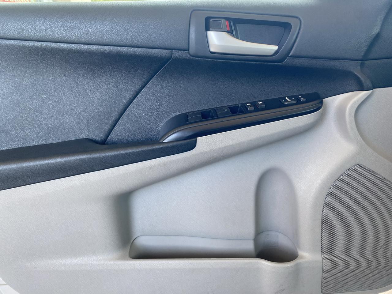 Toyota Camry  2012