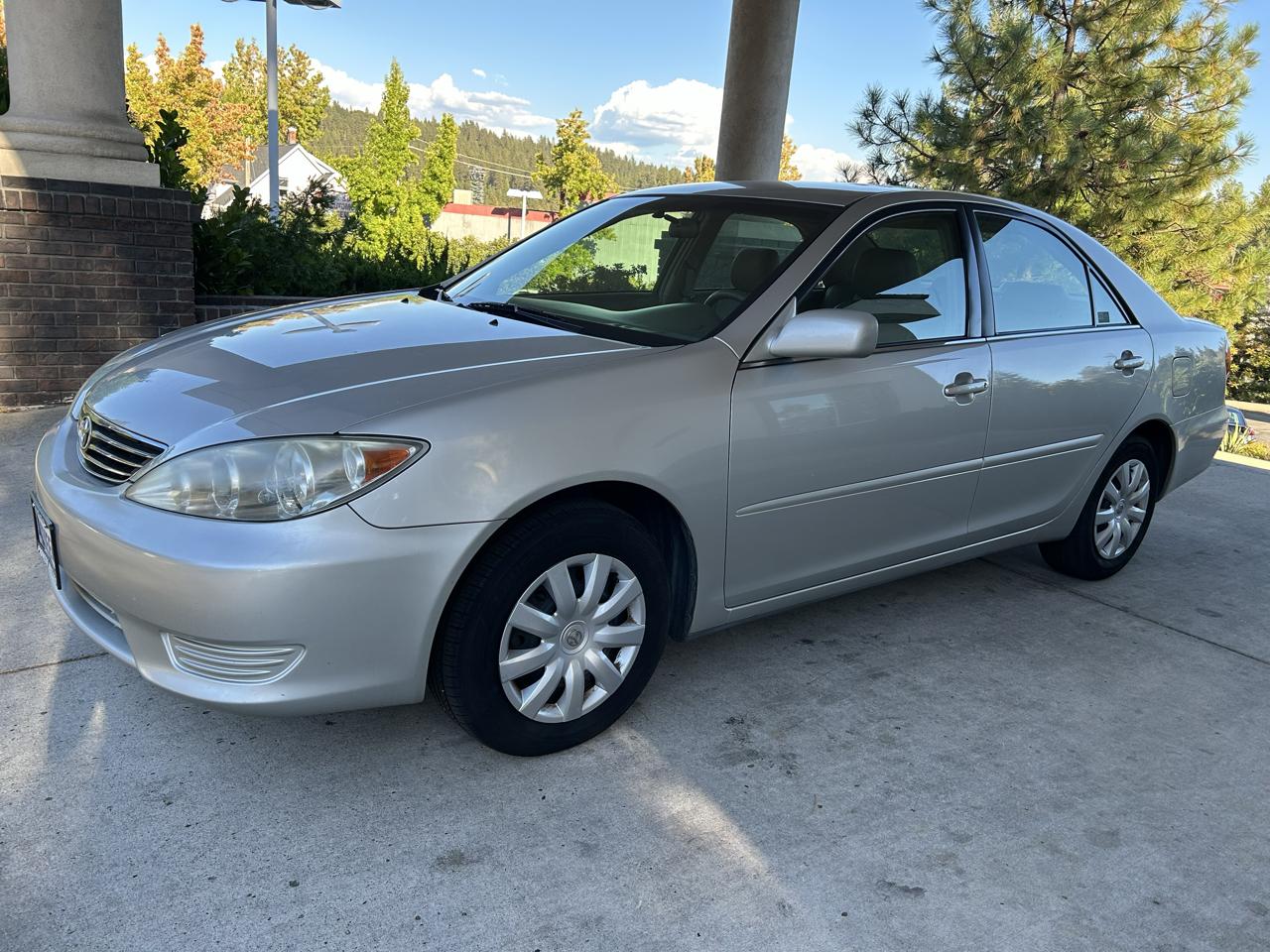 Toyota Camry 4dr Sdn LE Auto 2005