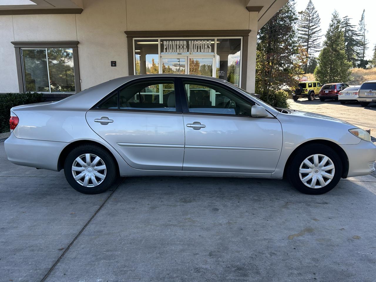 Toyota Camry 4dr Sdn LE Auto 2005