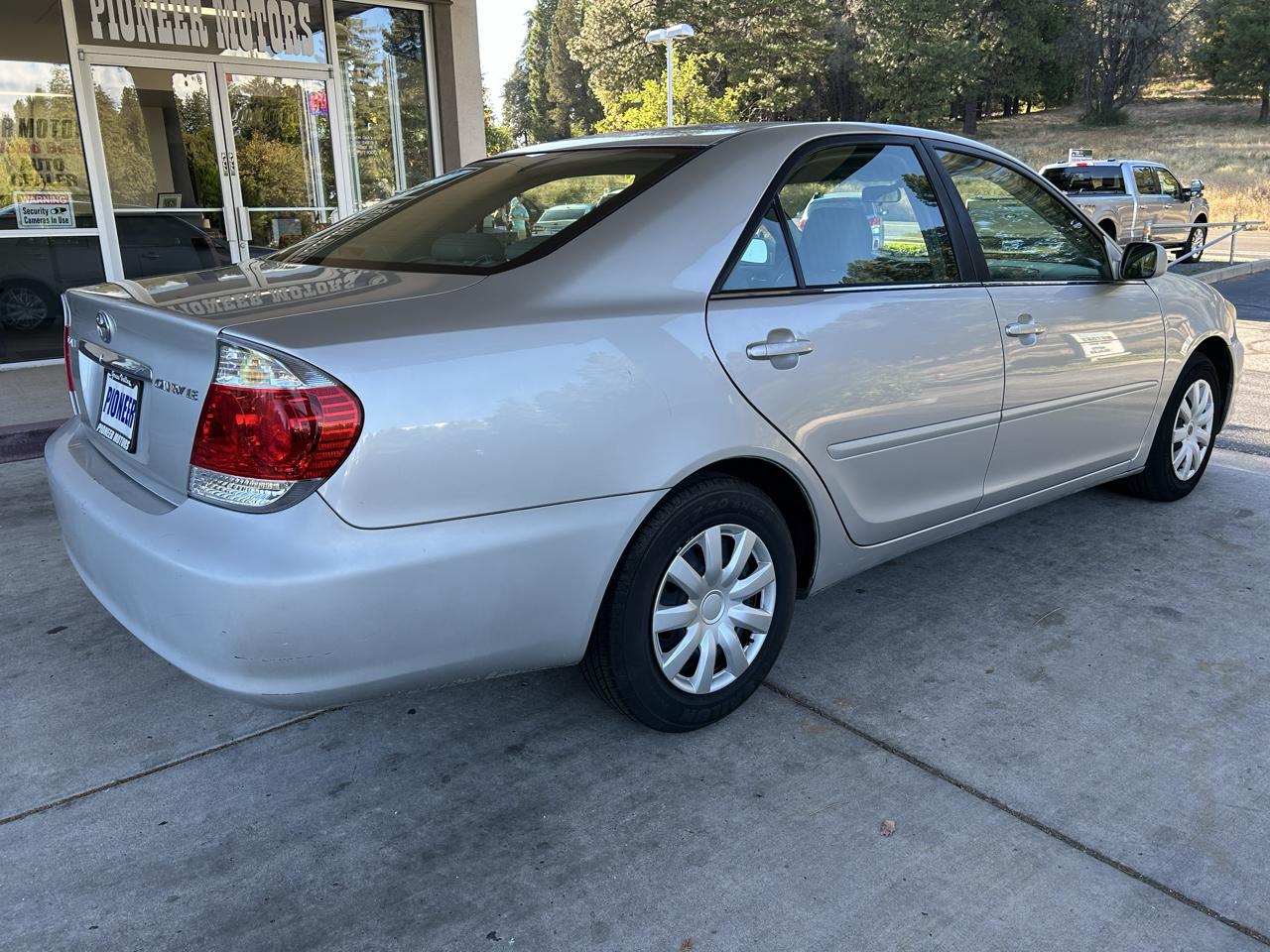 Toyota Camry 4dr Sdn LE Auto 2005