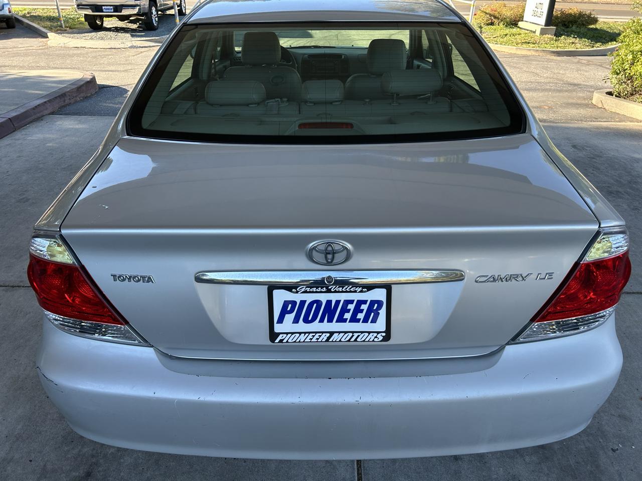 Toyota Camry 4dr Sdn LE Auto 2005