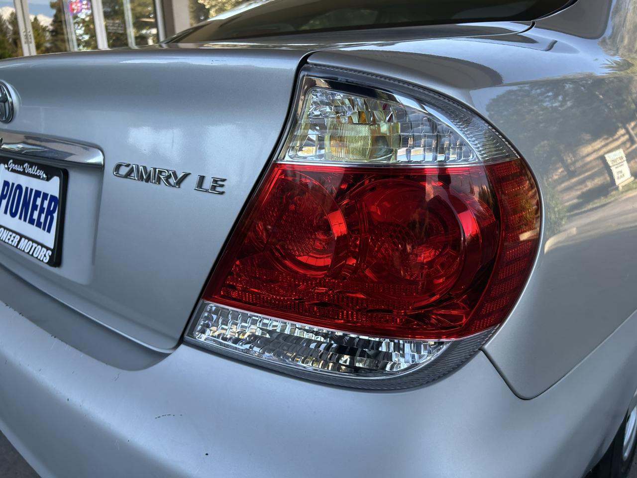 Toyota Camry 4dr Sdn LE Auto 2005