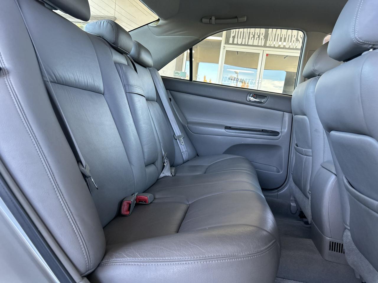 Toyota Camry 4dr Sdn LE Auto 2005