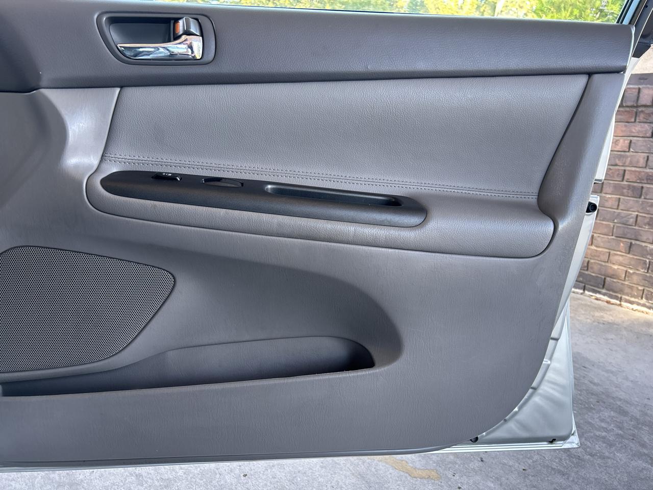 Toyota Camry 4dr Sdn LE Auto 2005
