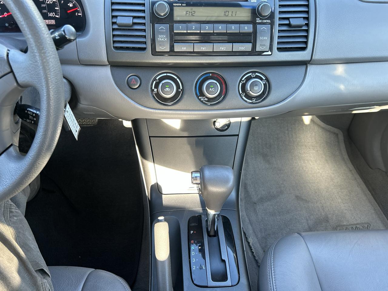 Toyota Camry 4dr Sdn LE Auto 2005