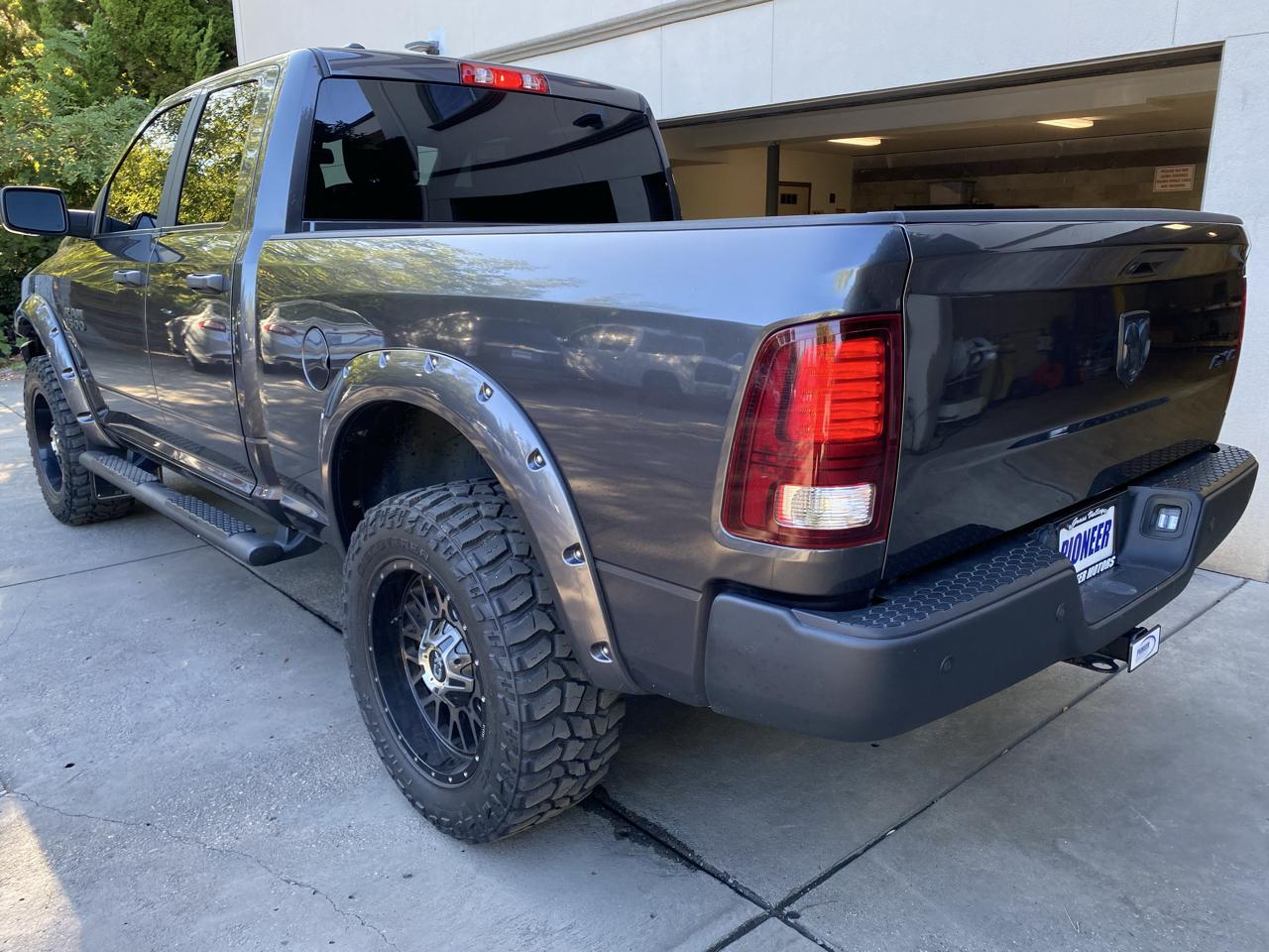 RAM 1500 Warlock 4x4 Crew Cab 5'7" Box 2022