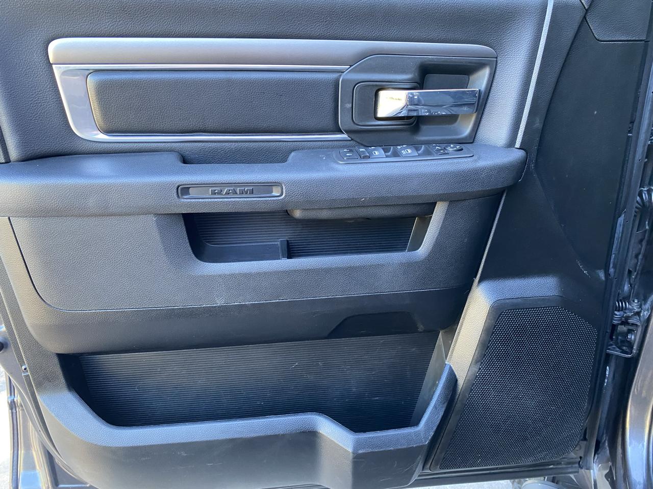 RAM 1500 Warlock 4x4 Crew Cab 5'7" Box 2022