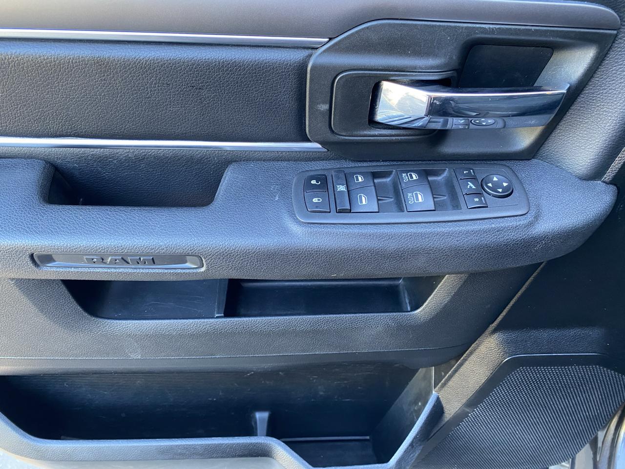 RAM 1500 Warlock 4x4 Crew Cab 5'7" Box 2022