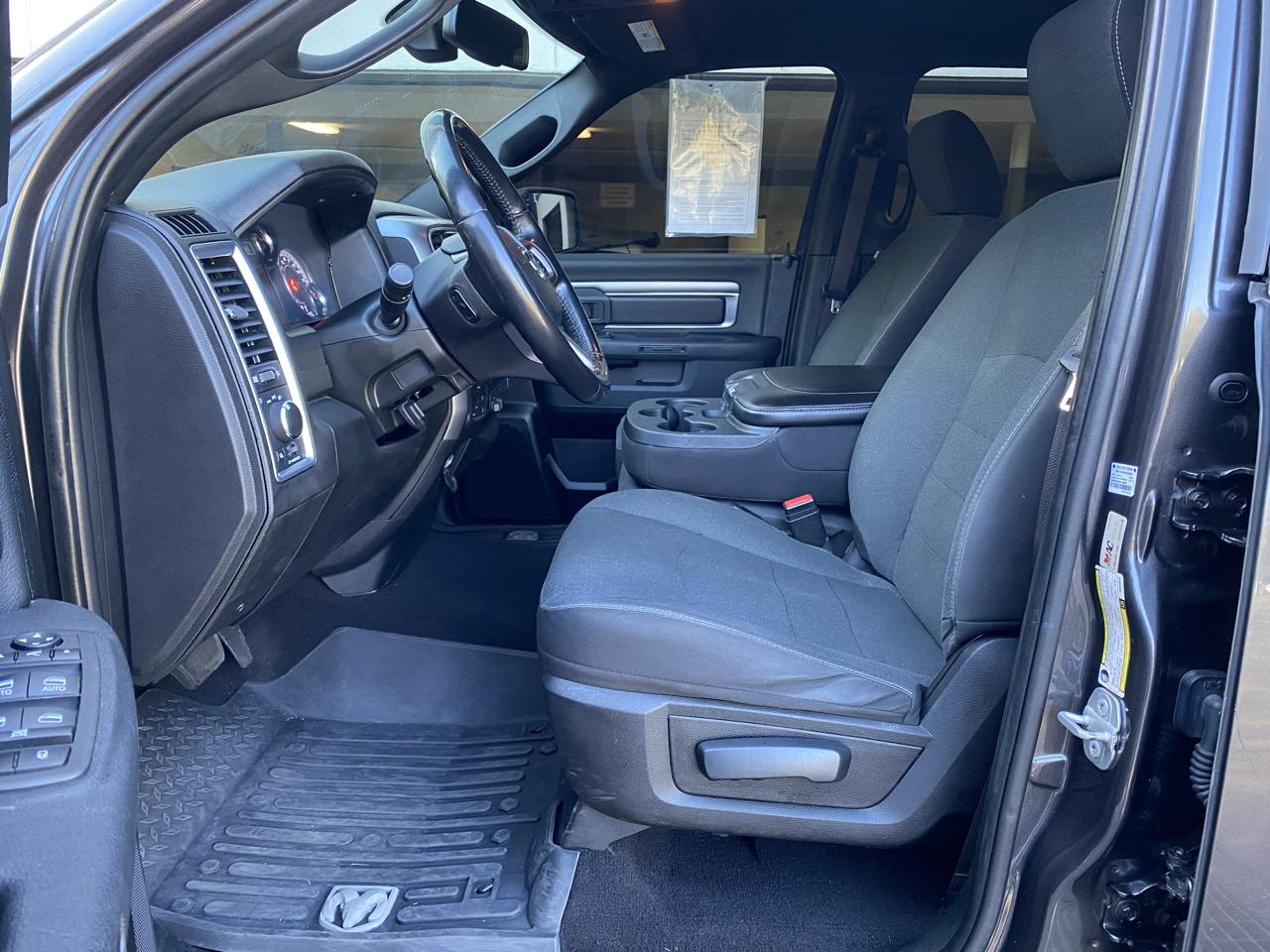 RAM 1500 Warlock 4x4 Crew Cab 5'7" Box 2022