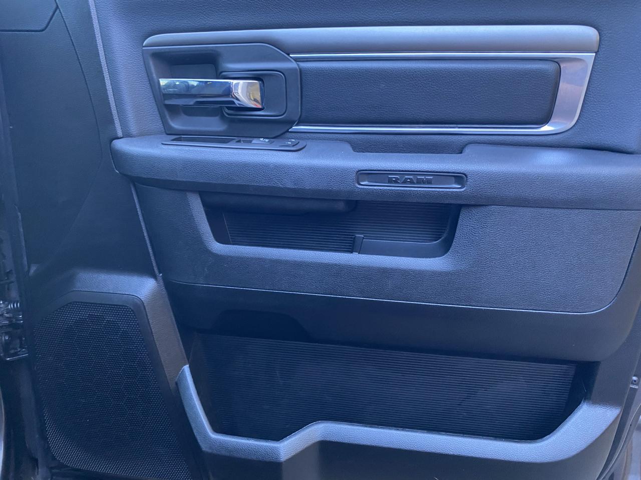 RAM 1500 Warlock 4x4 Crew Cab 5'7" Box 2022